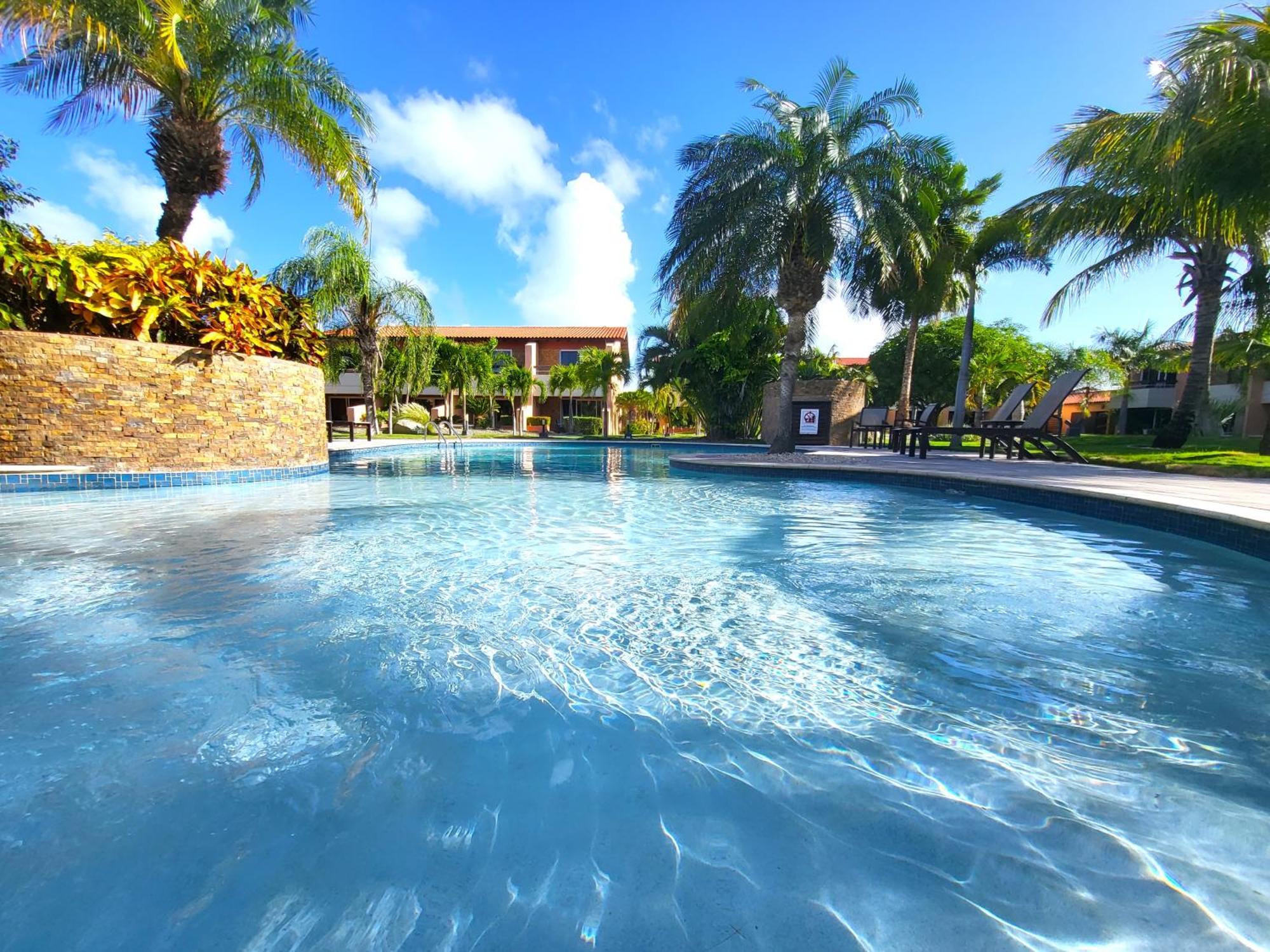Eagle Beach Luxury House, Walking Distance To The Beach 棕榈滩 外观 照片