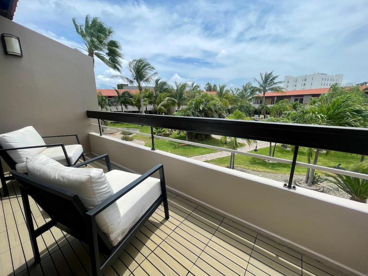 Eagle Beach Luxury House, Walking Distance To The Beach 棕榈滩 外观 照片