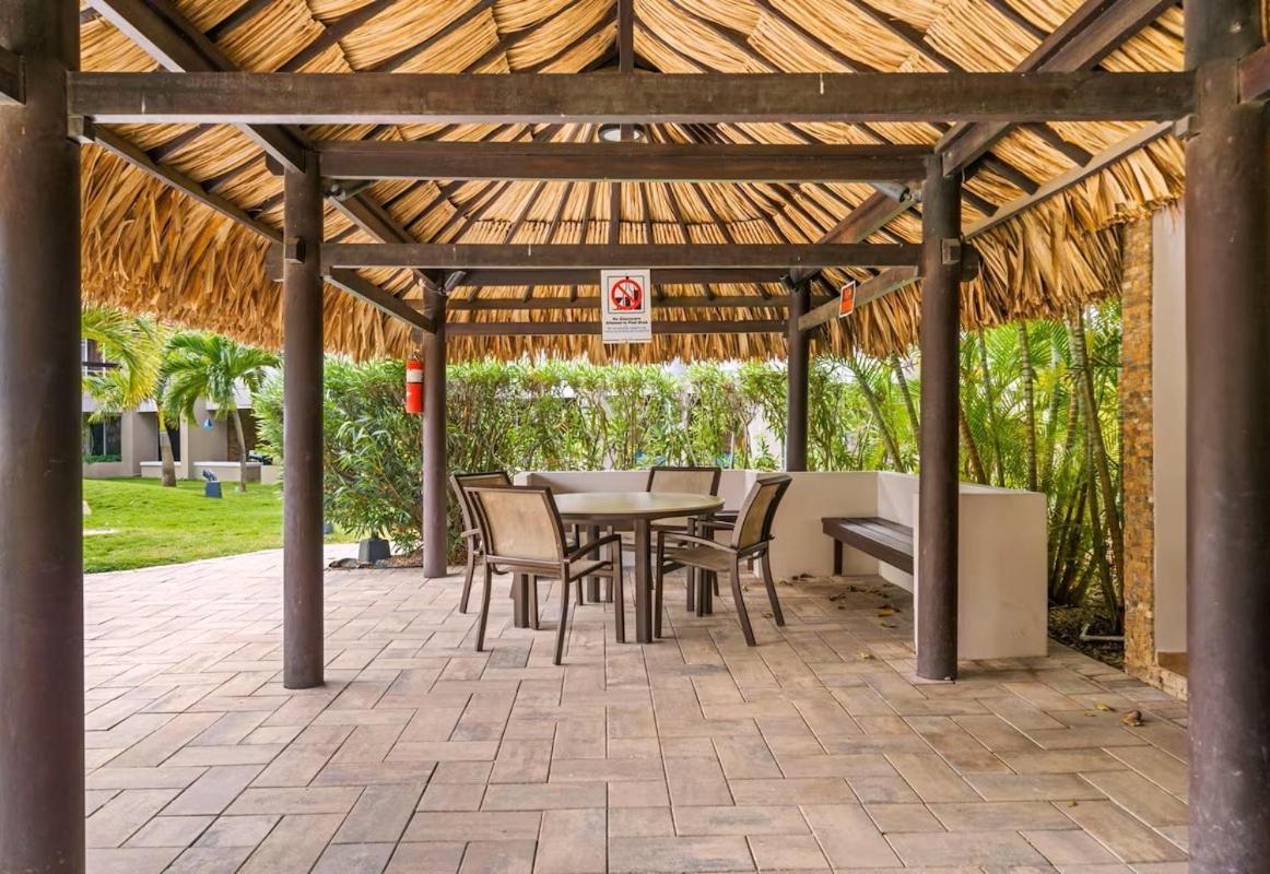 Eagle Beach Luxury House, Walking Distance To The Beach 棕榈滩 外观 照片